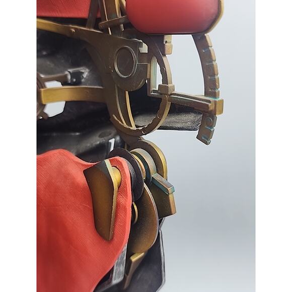 Bethesda Dishonored 2 Corvo's Mask Collectors Edition 2016 with Stand - Picture 12 of 16